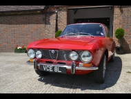 Alfa Romeo 2000 GTV photograph