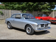 Alfa Romeo Giulia 1300 GT Junior photograph