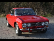 Alfa Romeo 2000 GTV photograph