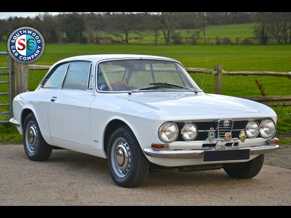 Main photograph for Alfa Romeo 1750 GTV Mk1 (One owner)