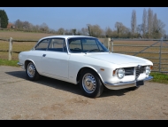 Alfa Romeo Giulia Sprint GT Veloce photograph