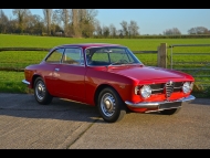 Alfa Romeo Giulia 1300 GT Junior photograph