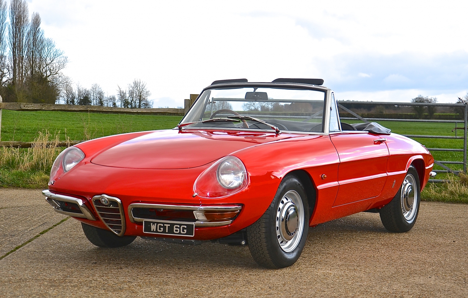 thumbnail interactive-video image 1 of Alfa Romeo 1750 Owner’s Manual – GT Spider Veloce Berlina Handbook 1969-1971, OEM 1 of 6