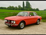 Alfa Romeo 1750 GTV photograph