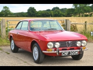 Alfa Romeo 2000 GTV photograph