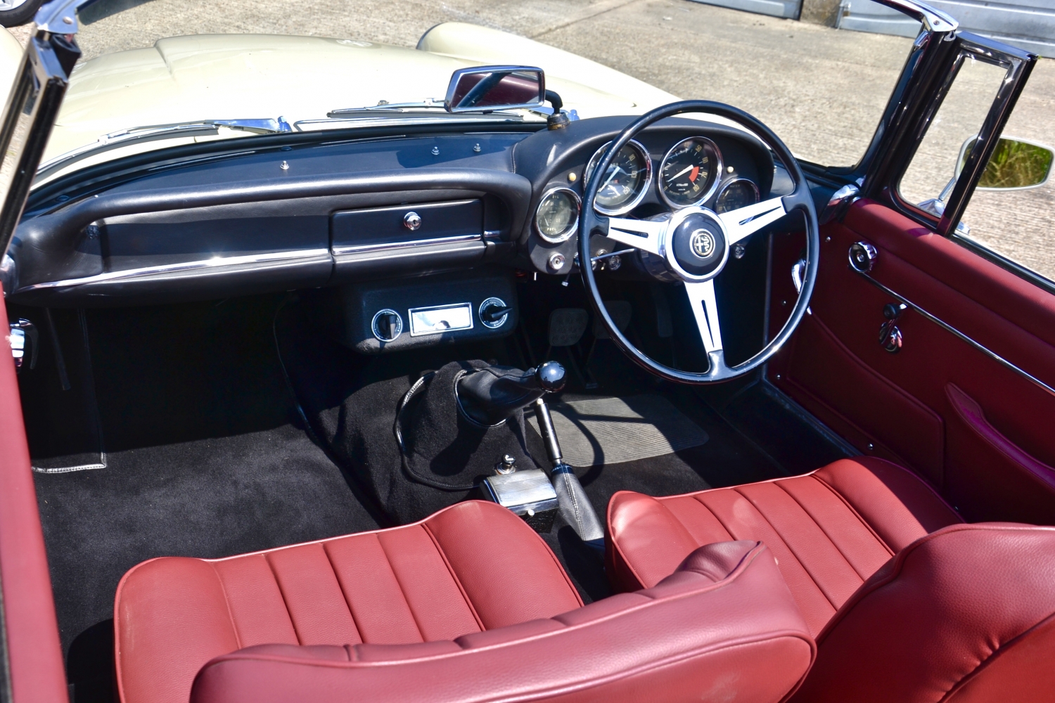 Alfa Romeo 2600 Touring Spider Rhd For Sale Southwood