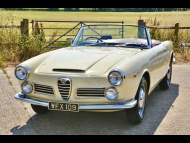 Alfa Romeo 2600 Touring Spider photograph