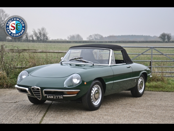 Main photograph for Alfa Romeo 1750 Veloce Spider