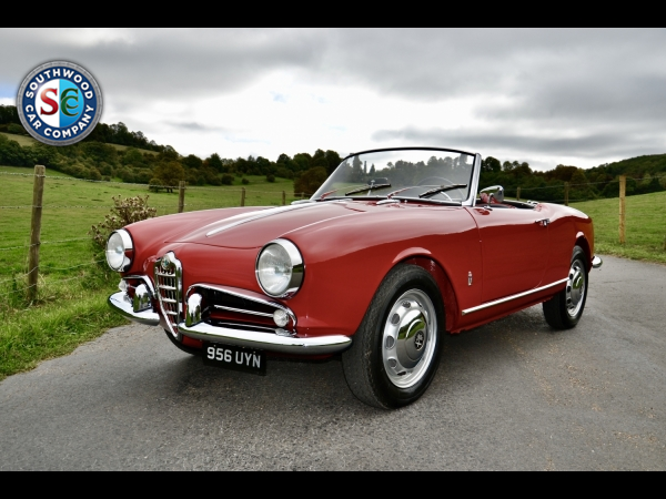 Main photograph for Alfa Romeo Giulietta Spider 750D SWB - Concours