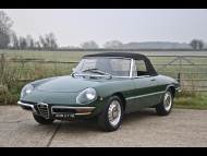 Alfa Romeo 1750 Veloce Spider photograph